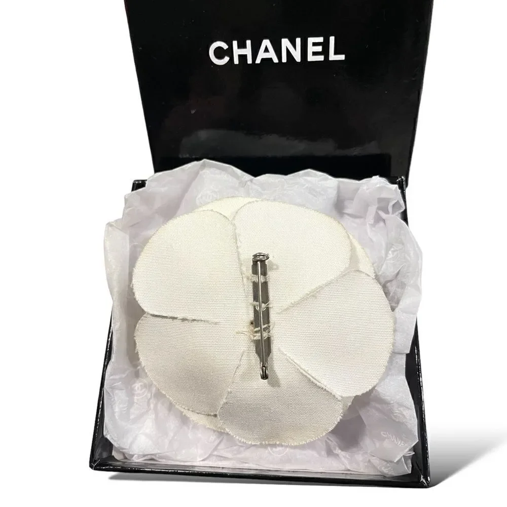 CHANEL RARE Vintage WHITE CAMELLIA FLOWER PIN BROOCH IN ORIGINAL CHANEL GIFT BOX